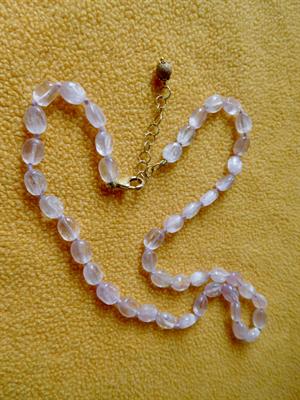 Collana di Kunzite naturale, pietre calibrate.Nuova