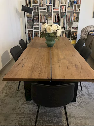 Tavolo moderno grande