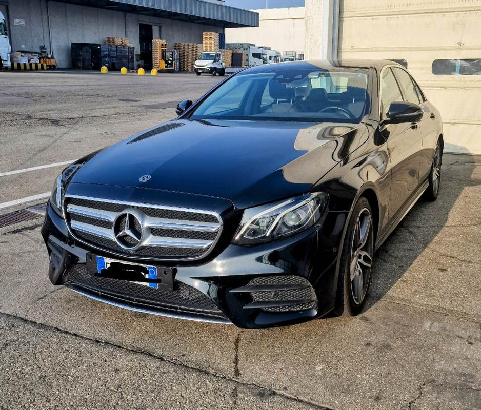 Mercedes E 220 AMG LINE