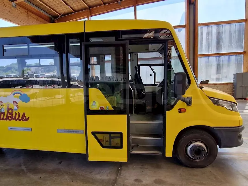 Foto 10Iveco Indcar Wing, 2022, 47 posti, Euro 6 Km 38963, cambio: automatico
