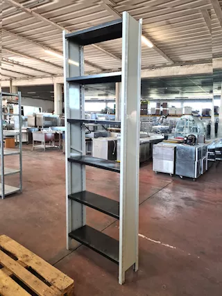 Scaffalatura a 6 ripiani usata