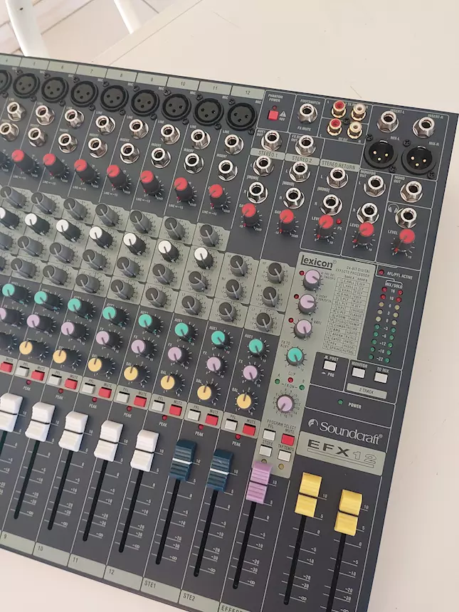 Foto 2 Mixer Soundcraft EFX 12 processore effetti 24-bit