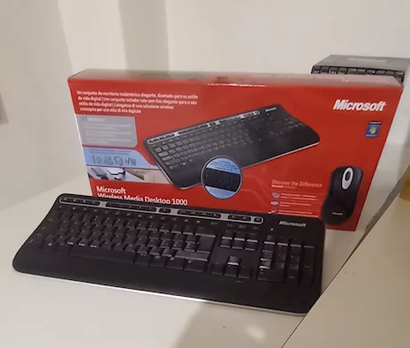 Tastiera Microsoft wireless media desktop 1000, come nuova - Anteprima 1