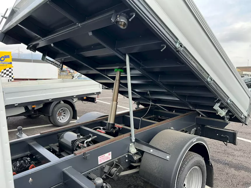 Foto 11Iveco Daily 35C18 passo 3000, cilindrata 3000, 180 CV, casso, cassone ribaltabile