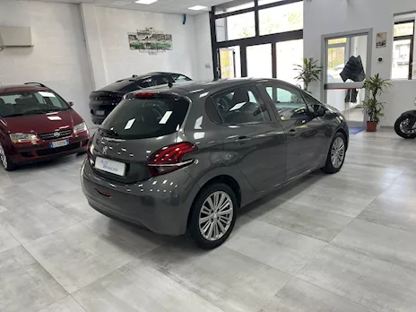 Peugeot 208 5p 1.2 PureTech GPL 82 CV Anno 2017 Km 139000, unico proprietario - Foto 5