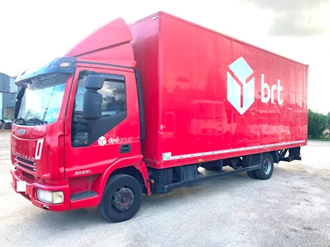 Camion Iveco Eurocargo 80E21 furgone e pedane per ricambi