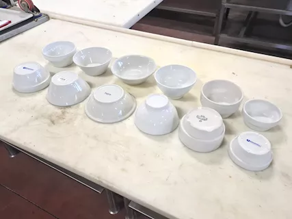 Ciotole in ceramica per aperitivo usate