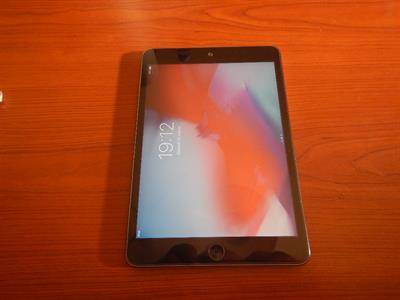 Ipad mini 16 gb.