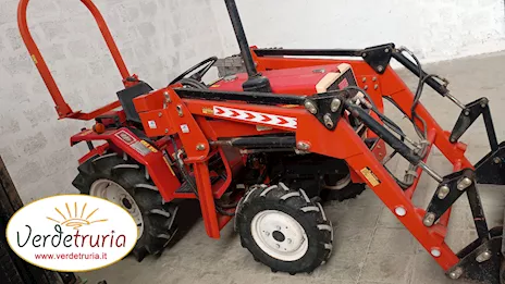 Trattore usato Yanmar F-15 con Pala