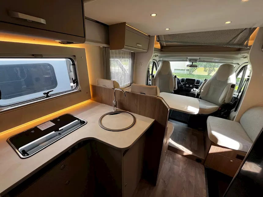 2023 Carado T 447 Pro 5 posti Km 9990 Diesel Manuale, colore telaio - Foto 4