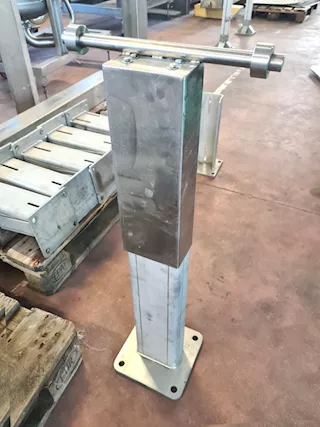 Piedino elevatore inox usato