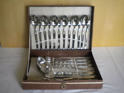 CONFEZIONE POSATE IN ACCIAIO INOX WINTAGE 25 PZ