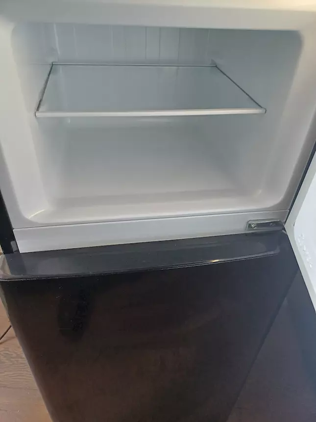 Foto 4 Hisense RT156D4AB1 frigorifero con congelatore Libera instal
