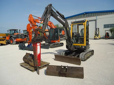 Miniescavatore Volvo ECR38