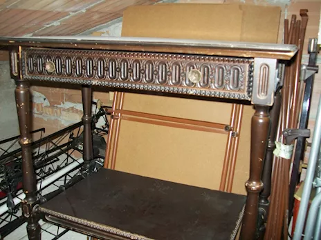 Mobile antico per TV