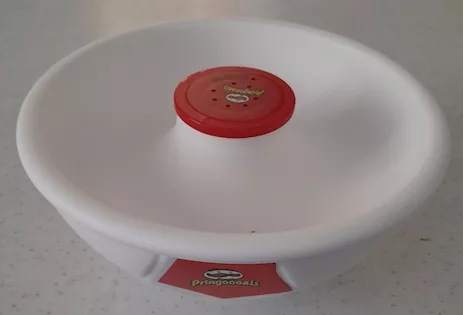 Pringles Foot Bowl forma di mezzo pallone da calcio Nuovo