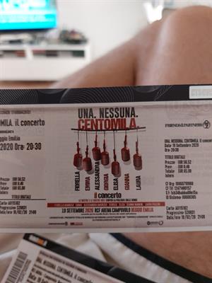 Due biglietti per Una, nessuna. Centomila
