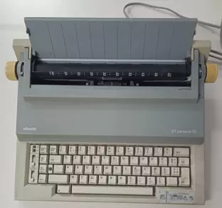 Macchina per scrivere Olivetti