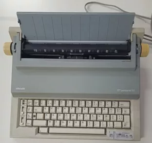 Macchina per scrivere Olivetti