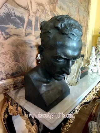 Busto in bronzo di uomo firmato E. Tinto metà del XX secolo, in buone condizioni - Foto 2