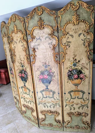 Separé in legno in stile