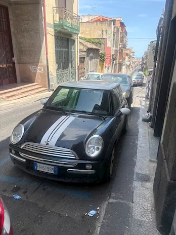 Mini Cooper 1.6 benzina anno 2002, 145.000 km