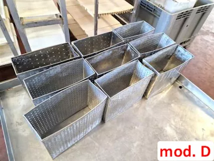 Stampi inox da caseificio usati, mod. B - Foto 4