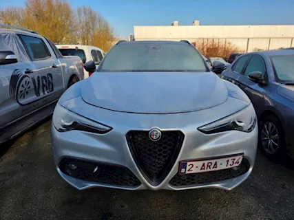 Alfa Stelvio diesel 2021 targa belgio motore rotto