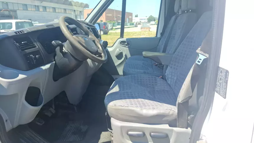 Foto 3Ford Transit - Benzina / GPL - Passo Lungo, tetto alto, cambio manuale