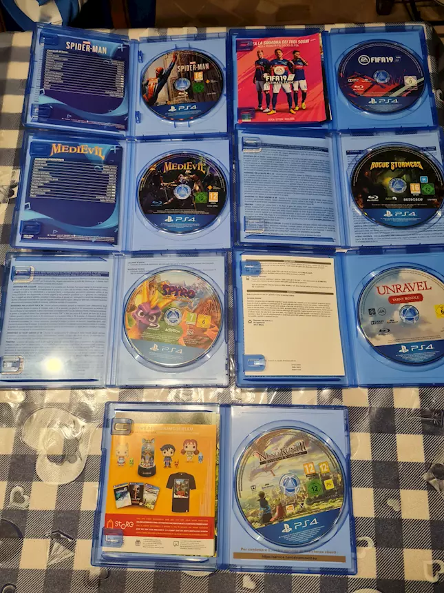 Foto 2PS 4 giochi, come nuovi