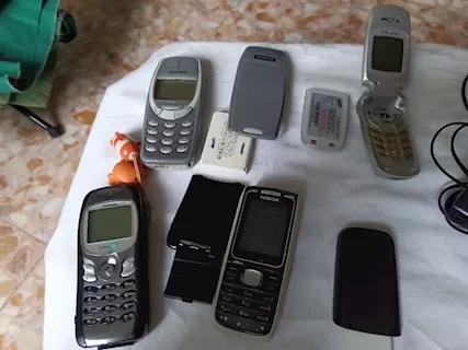 4 telefonini - Anteprima 5