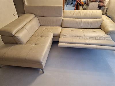 Divano in pelle marca C4
