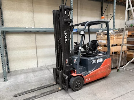 Lotto 6 - Mezzi di sollevamento, macchinari e attrezzature