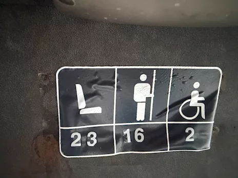 Minibus Beluga posti 23+16+2 Marca Mercedes Anno 2007 Euro 4 - Anteprima 9