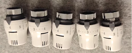 N° 5 Caleffi serie 200000 comando termostatico per valvole, in ottime condizioni - Foto 6