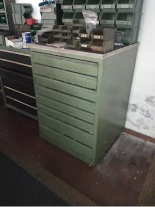 Contenitori in ferro e scaffali - Foto 4