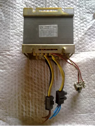 Trasformatore monofase 220 V primario- 12 V secondario da 50