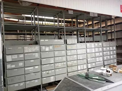 Cassettiera in Ferro Usata