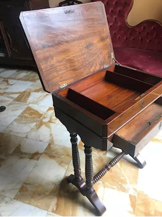 Tavolino Noce apribile fine 800 buono