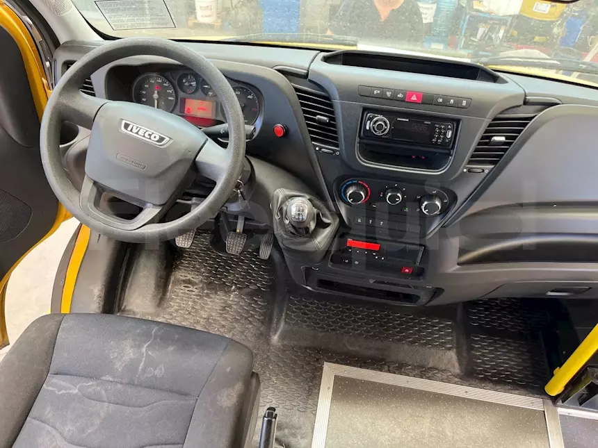 Foto 4Iveco Daily, 2019, 19 posti, Euro 6 Km 60958, cambio: manuale