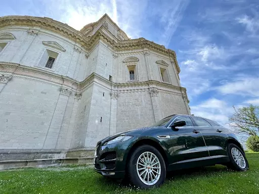 Noleggio Jaguar F-Pace