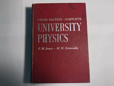 Libro di fisica a livello univeritario del 1964 (Inglese)