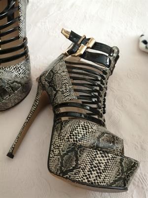 Scarpe con tacco
