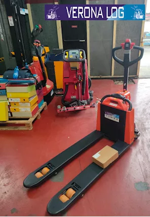 Transpallet compatto per camion