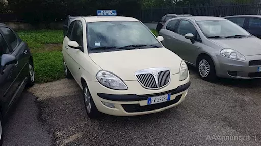 Lancia Ypsilon