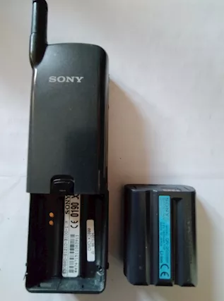 Cellulare SONY Ericsson CMD-X2000 vintage, colore grigio scuro - Foto 3