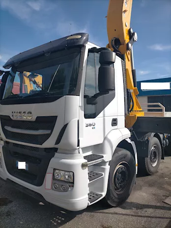 IVECO STRALIS 360 cassone fisso Gru Effer 850 6sfili+radio