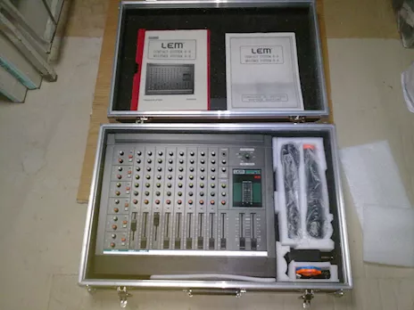 Mixer LEM Multimix 8+6 + case e 2 microfoni