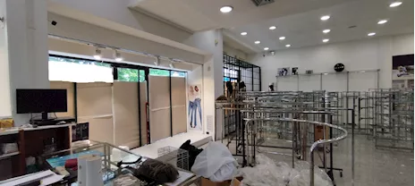 Arredamento negozio di abbigliamento