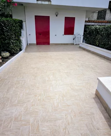 Piastrellista muratore specializzato
